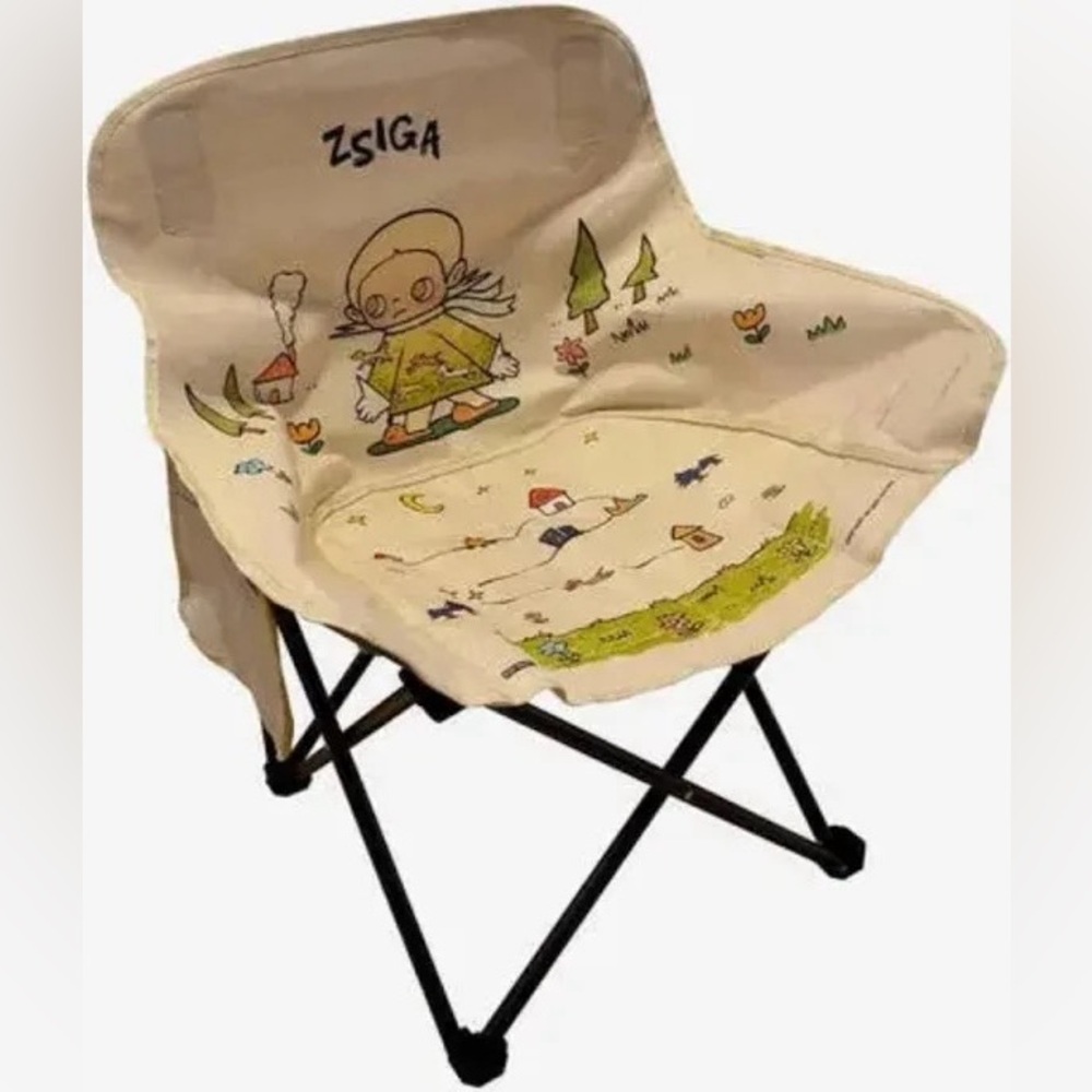 Pop Mart Zsiga Exclusive Folding Chair